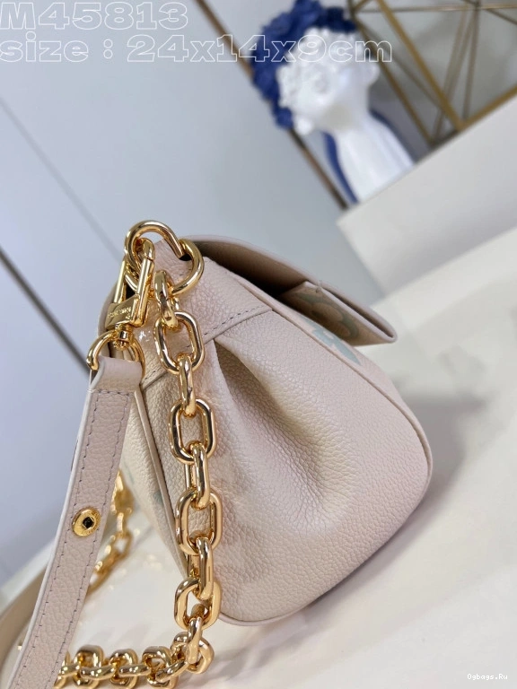 LOUIS VUITTON FAVORITE-24-14-9cm 0328